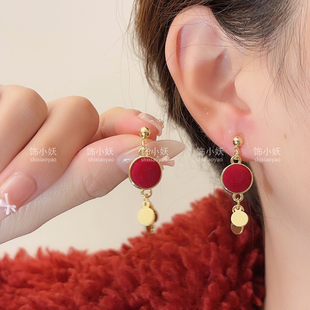 红灯笼!绒球红色耳钉高级感2026新款爆款耳环本命年过新年耳饰女
