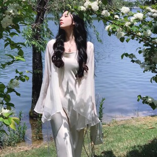 SIMONA 气质高级感 倾心 温柔浅米色吊带连衣裙缎面收腰鱼尾长款