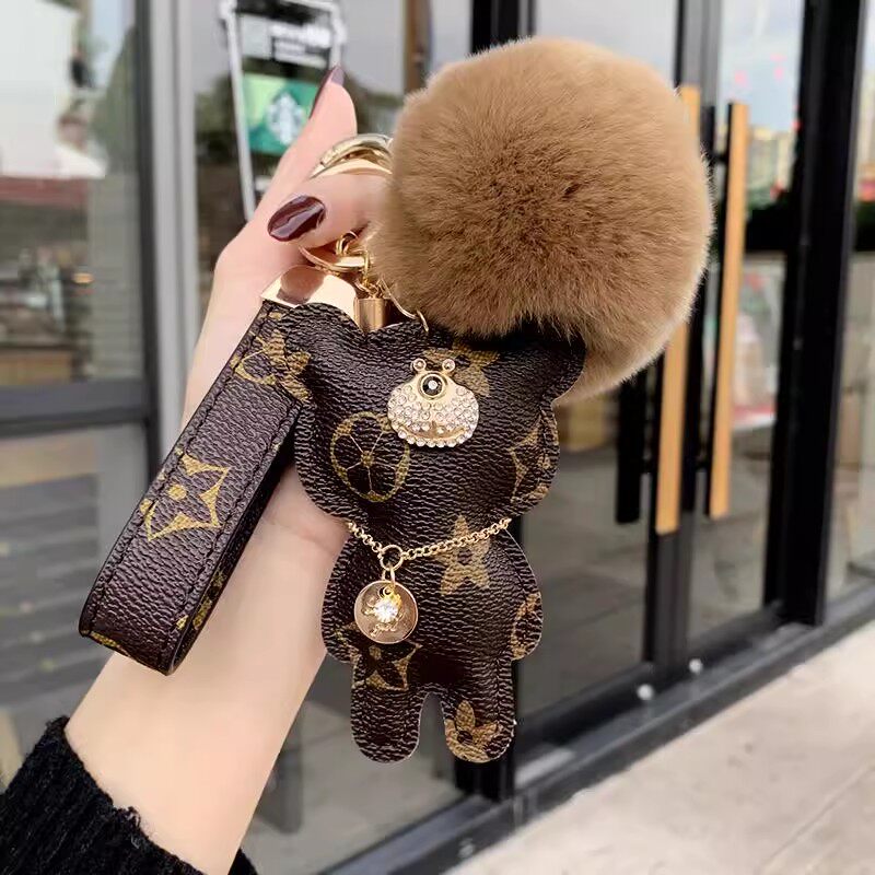 LV&GEDETE 包包挂件小熊汽车钥匙扣carryall挂饰钥匙链锁匙扣毛球
