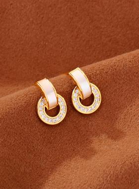 天然白色贝壳耳钉女2025年小巧高级感耳环潮韩国小众轻奢网红耳饰