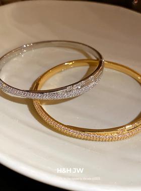 18k真金电镀锆石交叉卡扣手镯欧美ins简约时尚手环轻奢高级感手饰