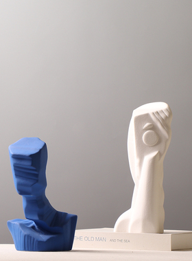 北欧创意磨砂人脸摆件陶瓷装饰品样板房客厅茶几摆设克莱因蓝白色