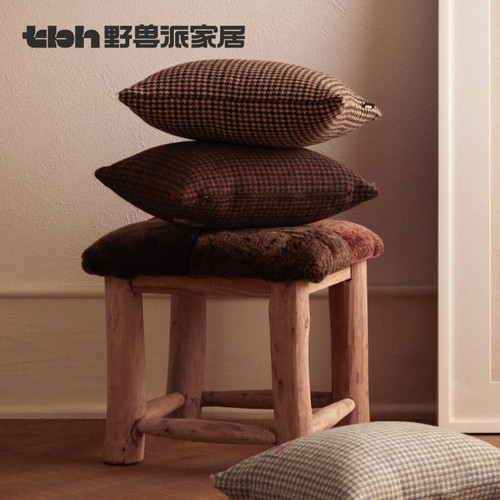 千鸟格羊毛呢靠垫红栗