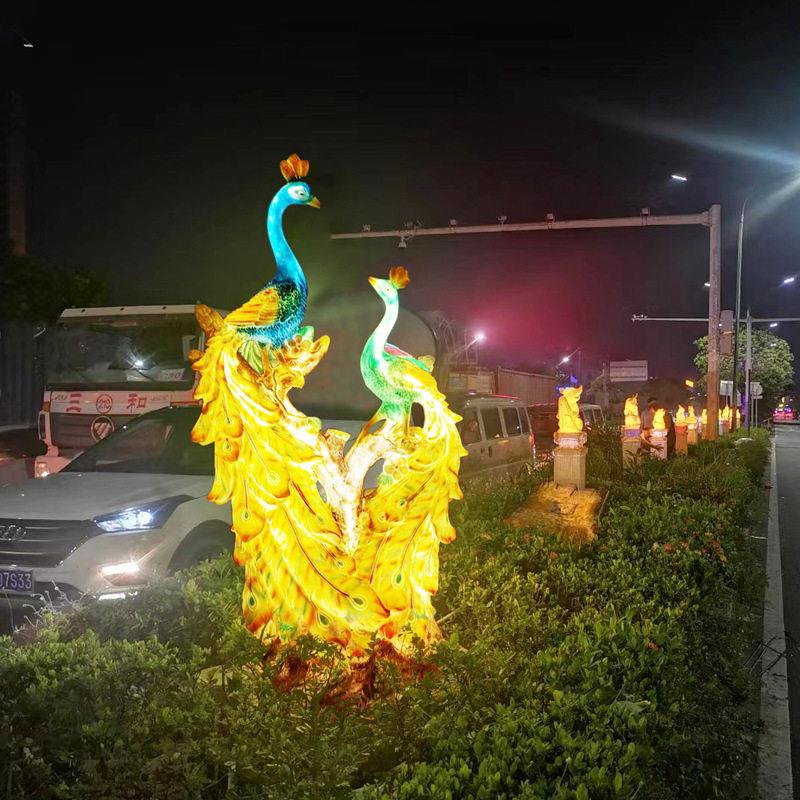 大型户外玻璃钢雕塑孔雀造型发光树脂玻璃钢文旅景观仿真情侣孔雀