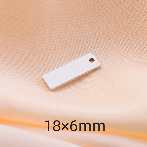 18×6mm钛钢长条logo激光刻字1.5mm厚长方形项链单孔吊坠DIY配件
