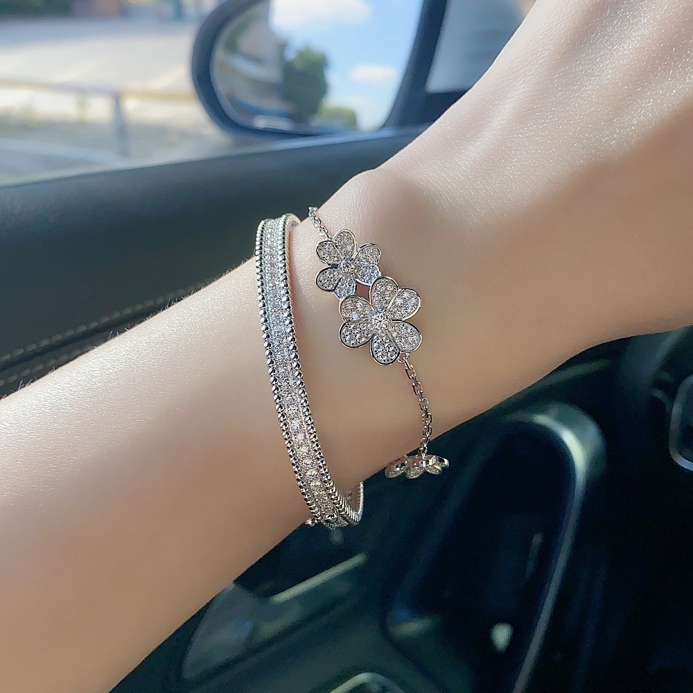 幸运花语 满钻花形手链925纯银高级感轻奢18K金高碳钻时尚叠戴女,饰品/流行首饰/时尚饰品新,银饰手链,淘宝优惠券,粉丝福利购,淘宝优惠卷