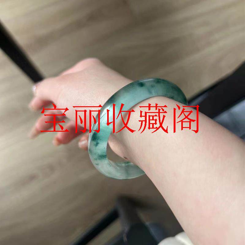 冰透水润飘绿花翡翠色玉石手镯子