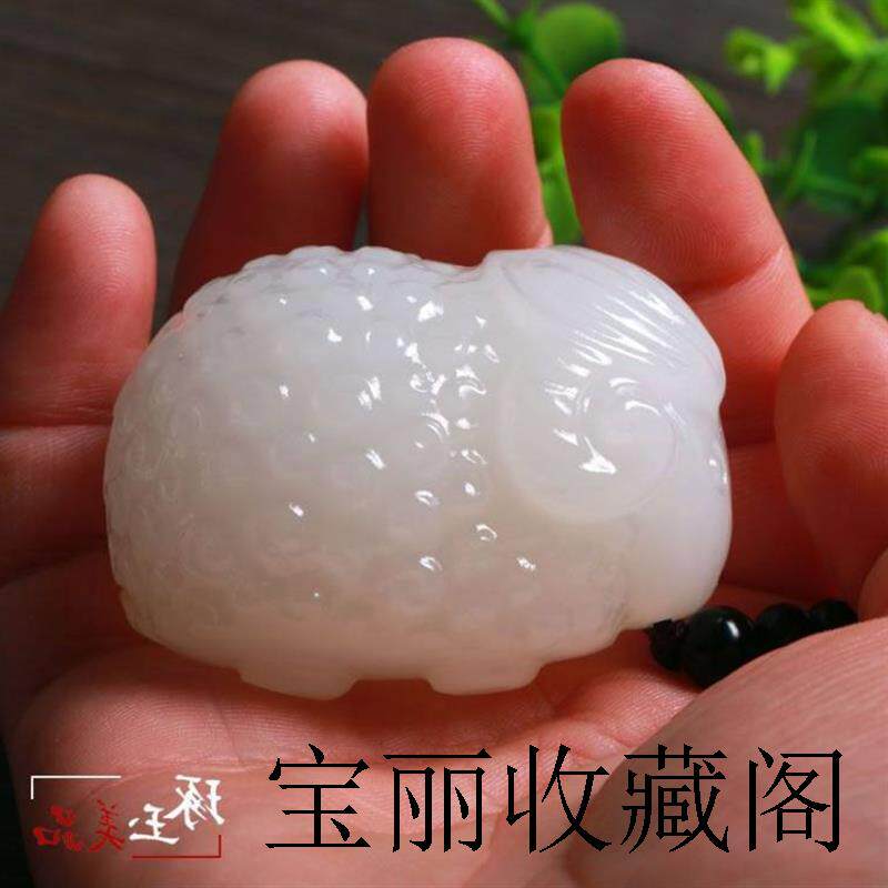 高端新疆白玉生肖羊吊坠羊脂级白玉卡通羊手把件把玩件玉石羊挂件