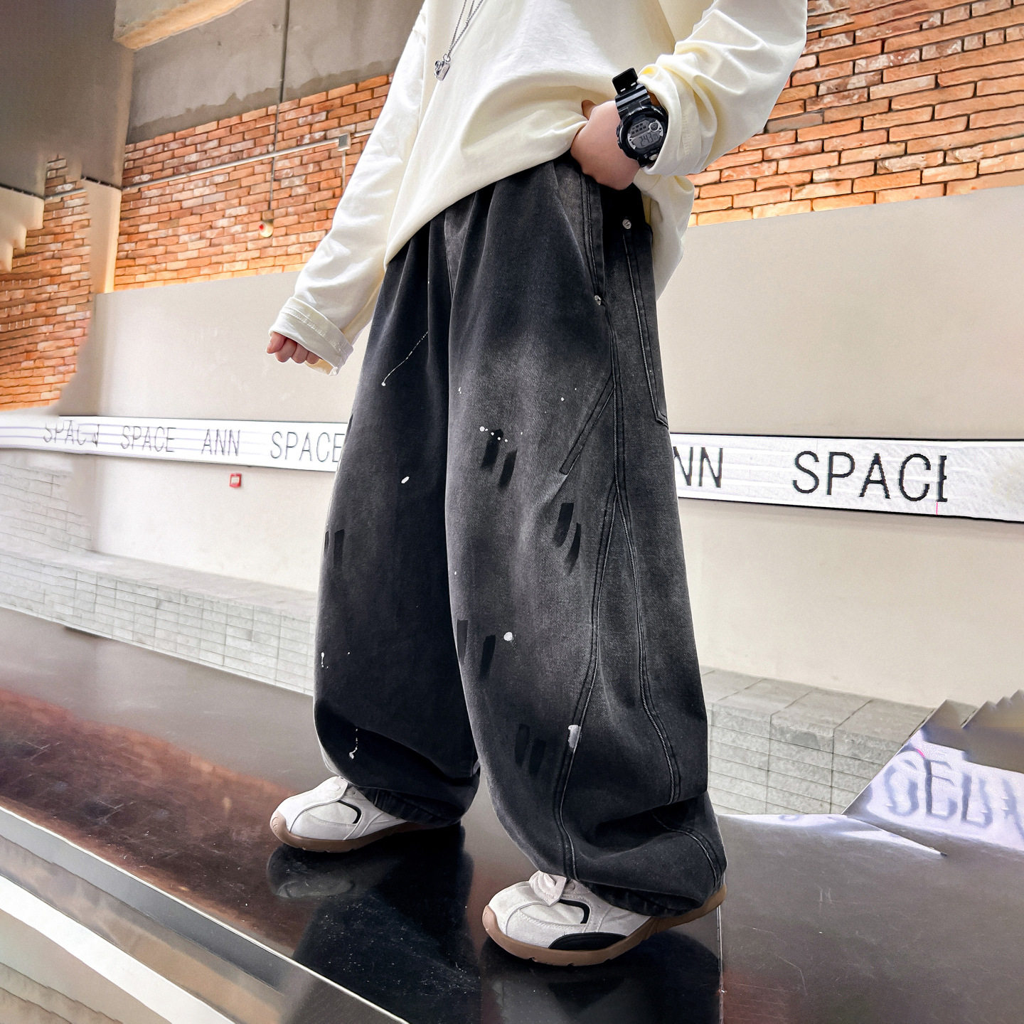 男童春季阔腿弯刀牛仔裤帅气街舞2026新款秋季儿童直筒宽松裤子潮