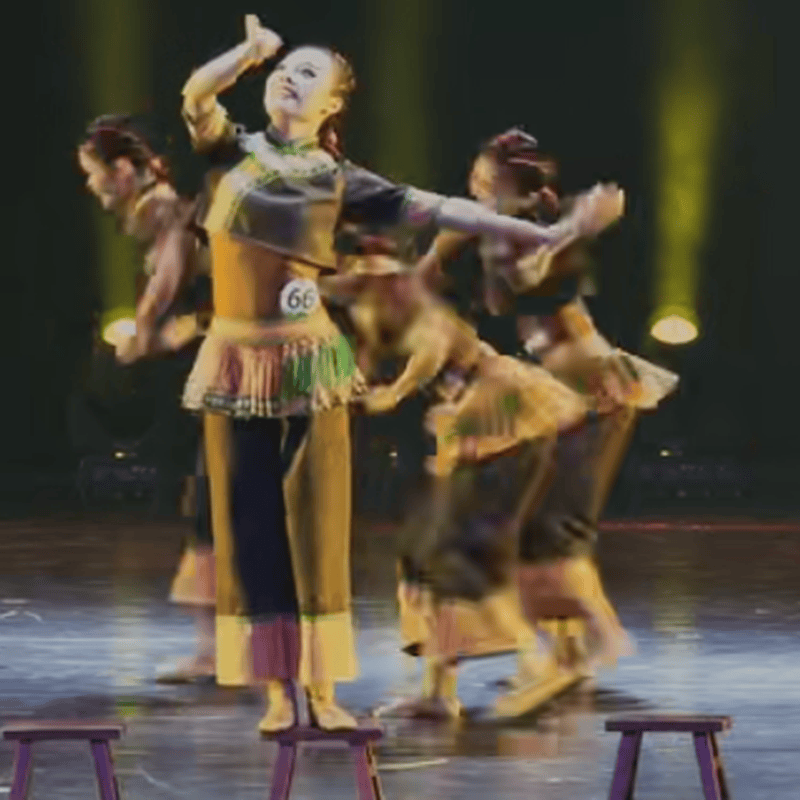 六一新款广西道具定做儿童演出服