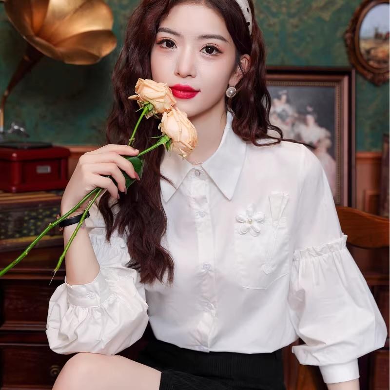 香港TIMO设计感小众灯笼袖衬衫女春秋白色木耳边翻领衬衣法式长袖
