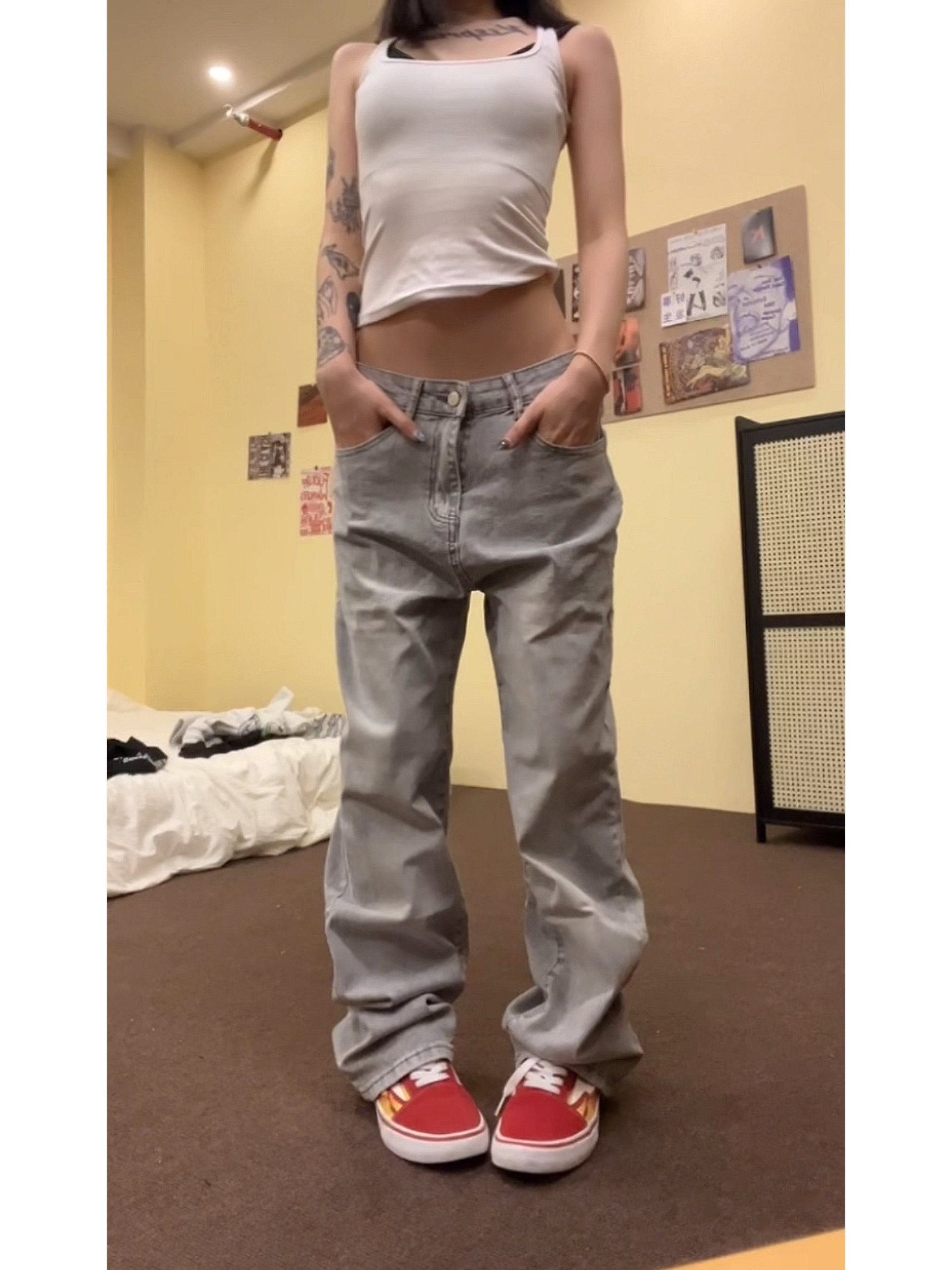 男女同款长裤牛仔四季可穿图片