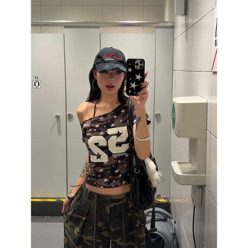 【F383】辣妹迷彩斜肩短款T恤