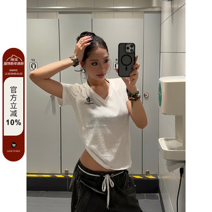 打底衫 F383 宽松休闲基础款 复古后背字母印花V领短袖 女 2025美式