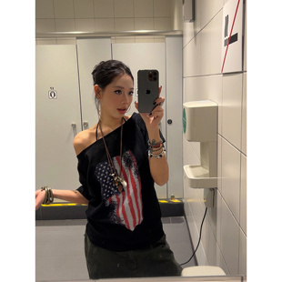 宽松T恤百搭辣妹休闲慵懒风女 复古旗帜印花斜肩短袖 F383 2025美式