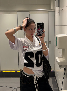 F383 美式复古数字徽章V领运动风T恤夏季hiphop宽松休闲街头球服