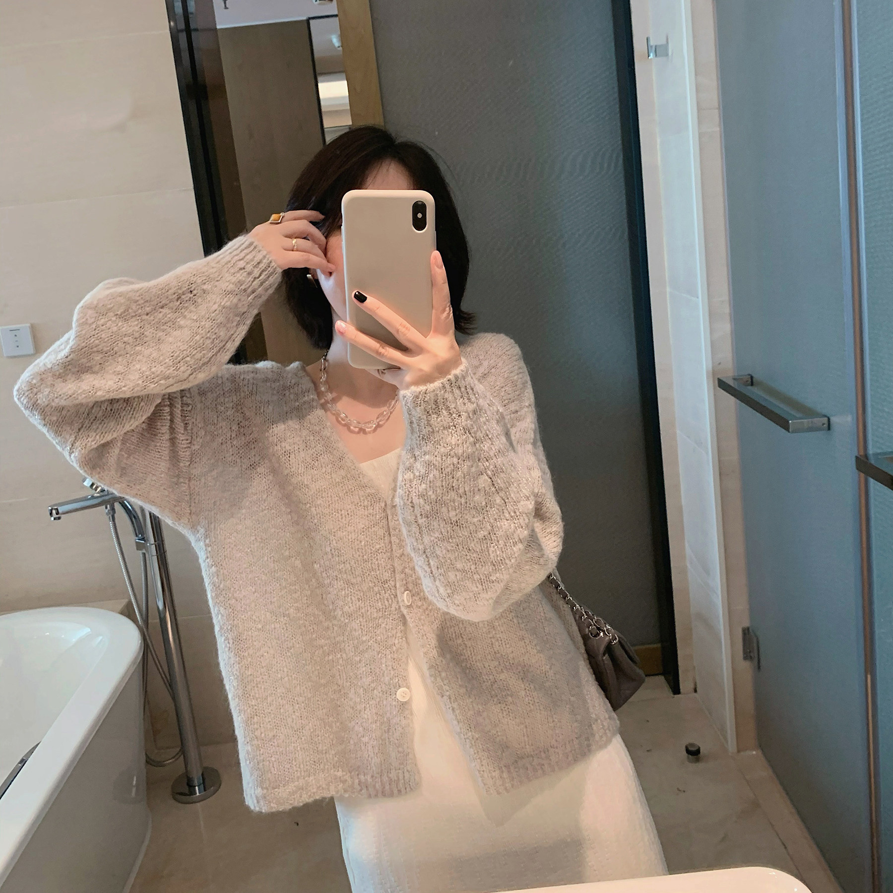 软糯洋气纯色灰色开衫图片