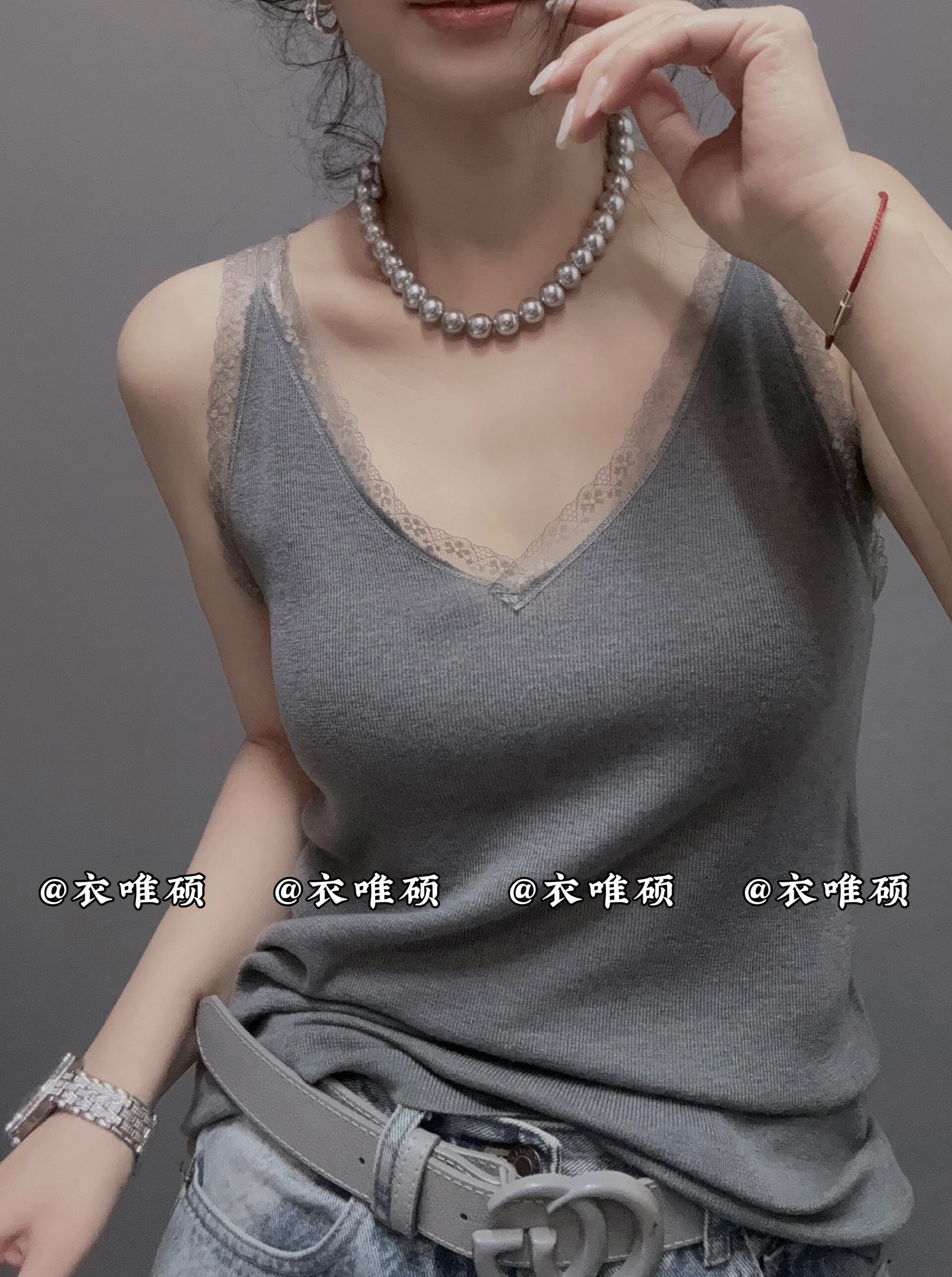 衣唯硕88016秋冬V圆领两面穿羊毛混纺蕾丝细带背心针织衫修身女