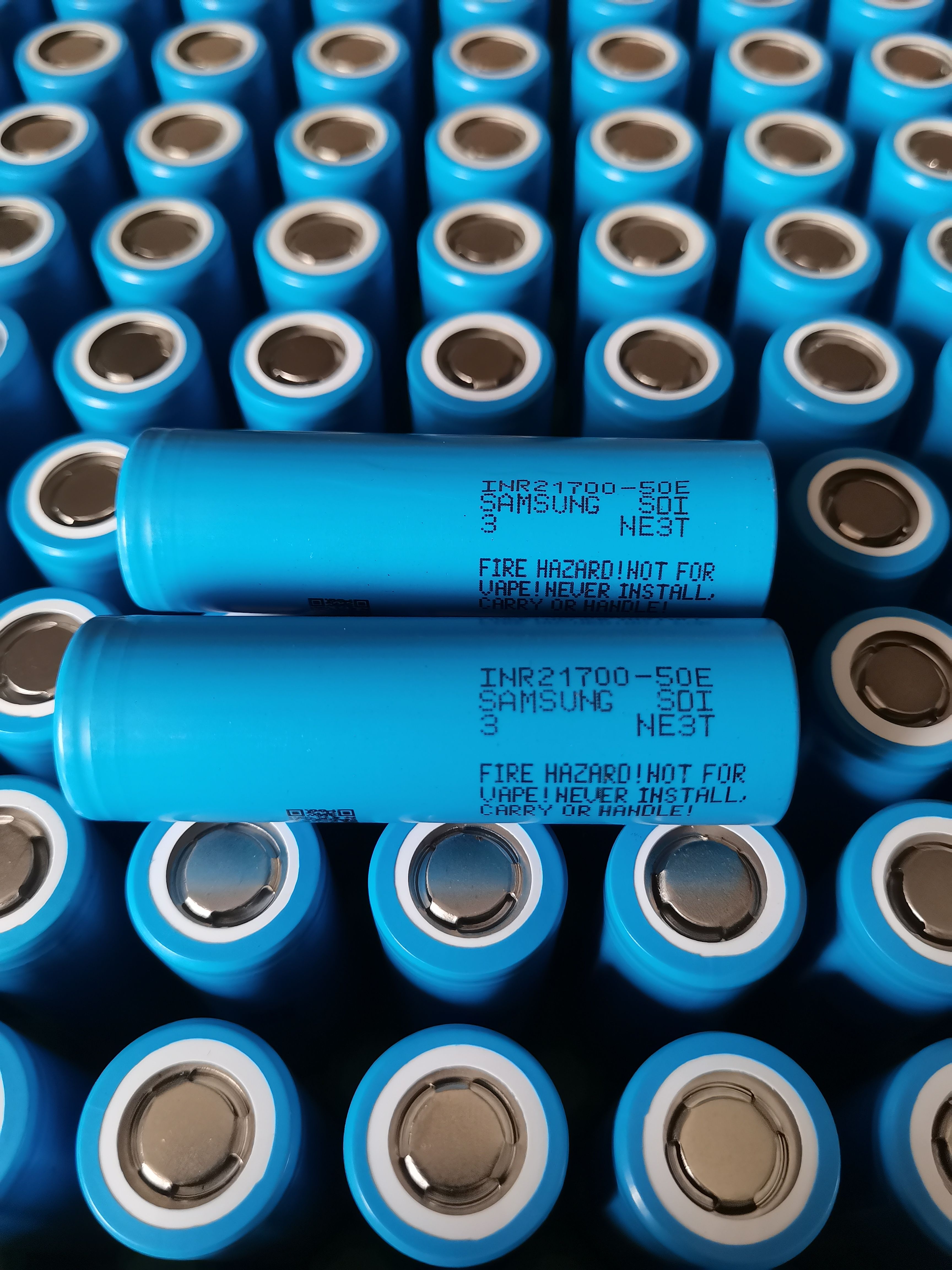 全新三星21700-50E容量4950左右，内阻13-15之间，动力型3C放电