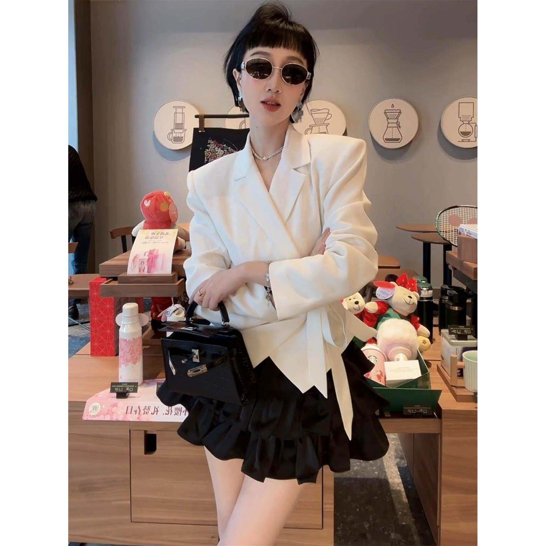 欧洲站时尚套装女减龄2026年春秋新款小香风西装外套蛋糕裙两件套