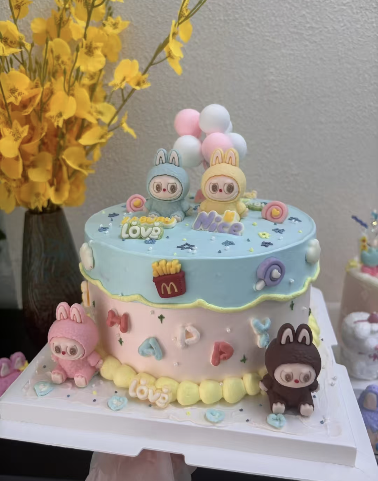 网红拉兔兔latutu儿童生日蛋糕装饰软胶卡通兔子摆件表情装扮配件