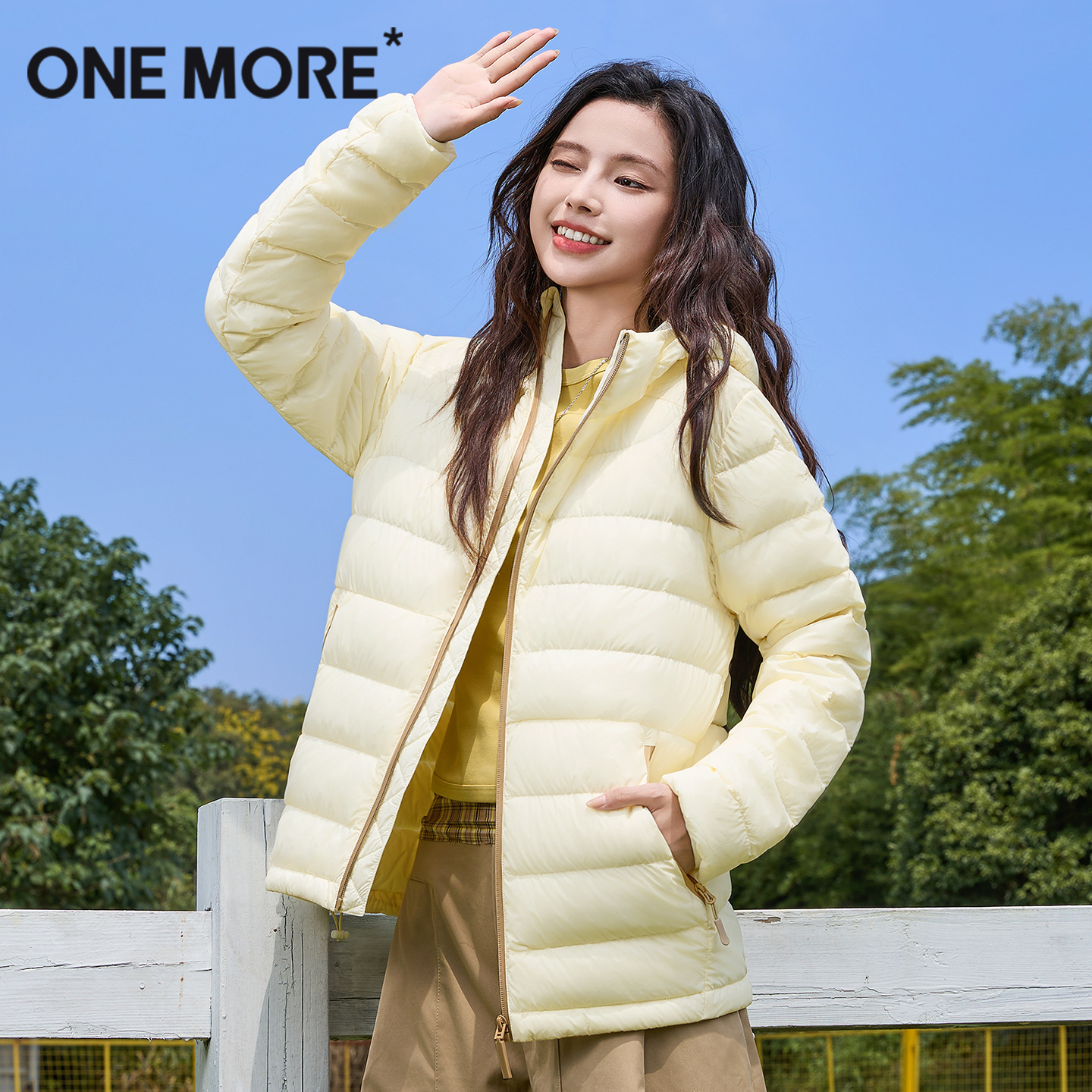 onemore黄色排骨羽绒服女撞色