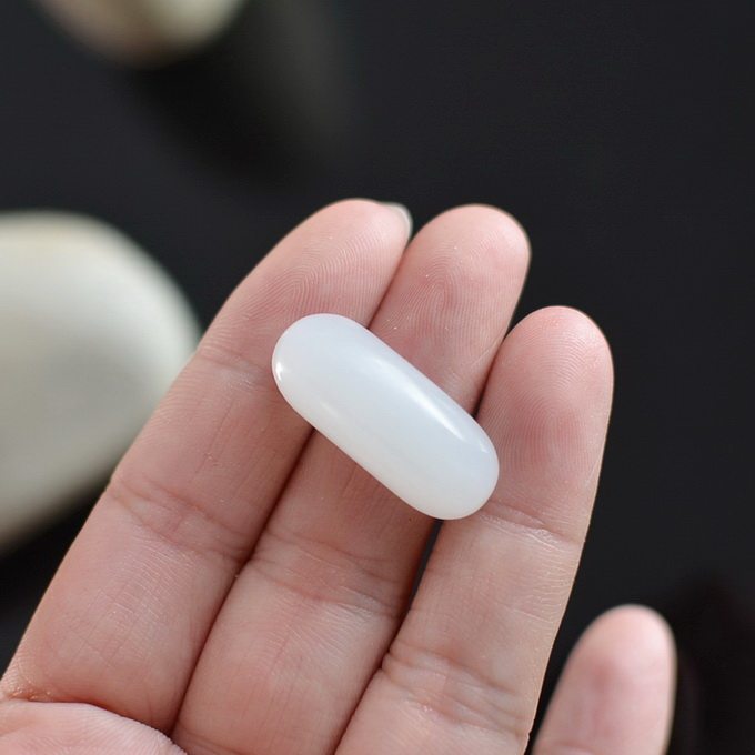 天然和田玉白玉细腻马鞍大戒面 性价比高 特价 带证书