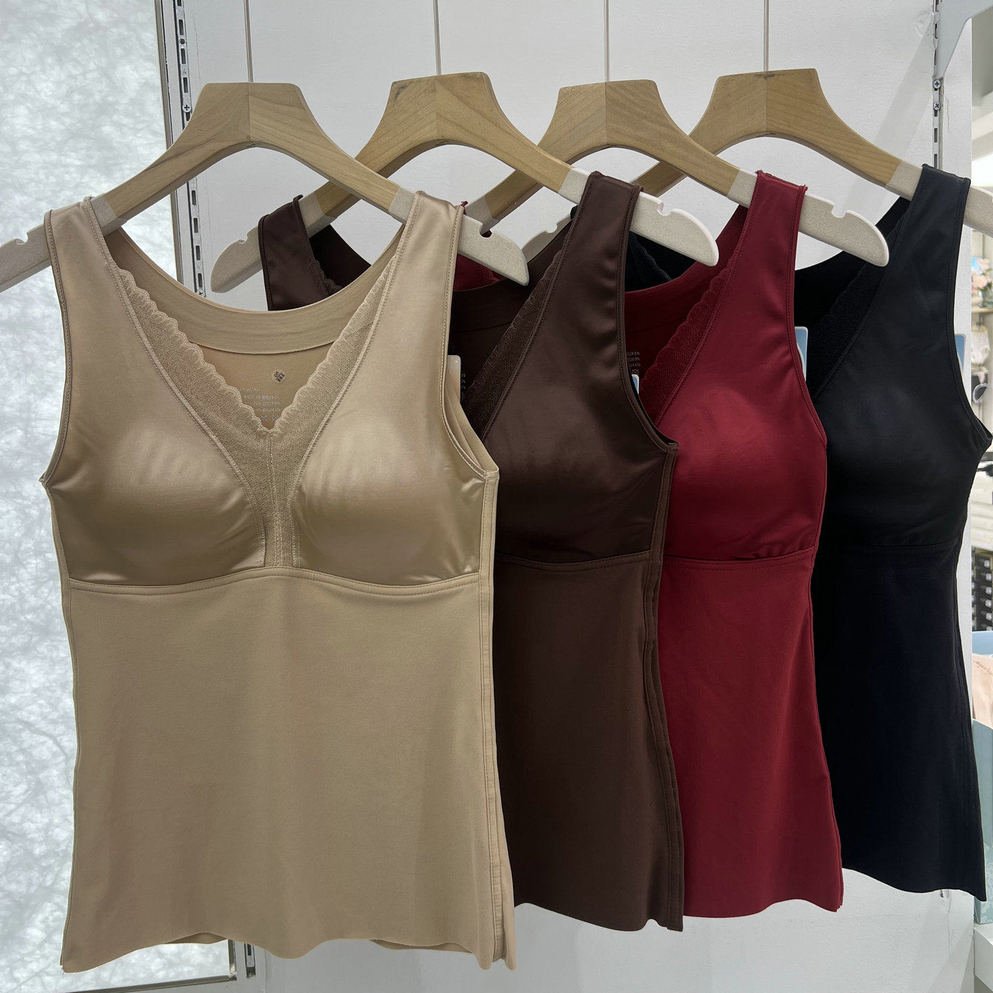 2025新款秋冬季带胸垫保暖背心性感蕾丝V领打底内搭上衣中长内衣,女士内衣/男士内衣/家居服,保暖背心,淘宝优惠券,粉丝福利购,淘宝优惠卷