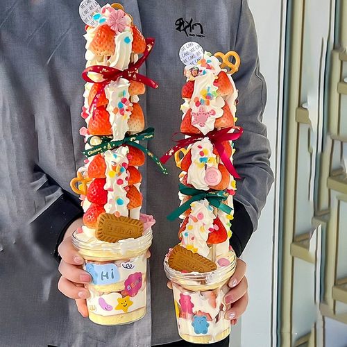 圣诞节草莓塔蛋糕装饰