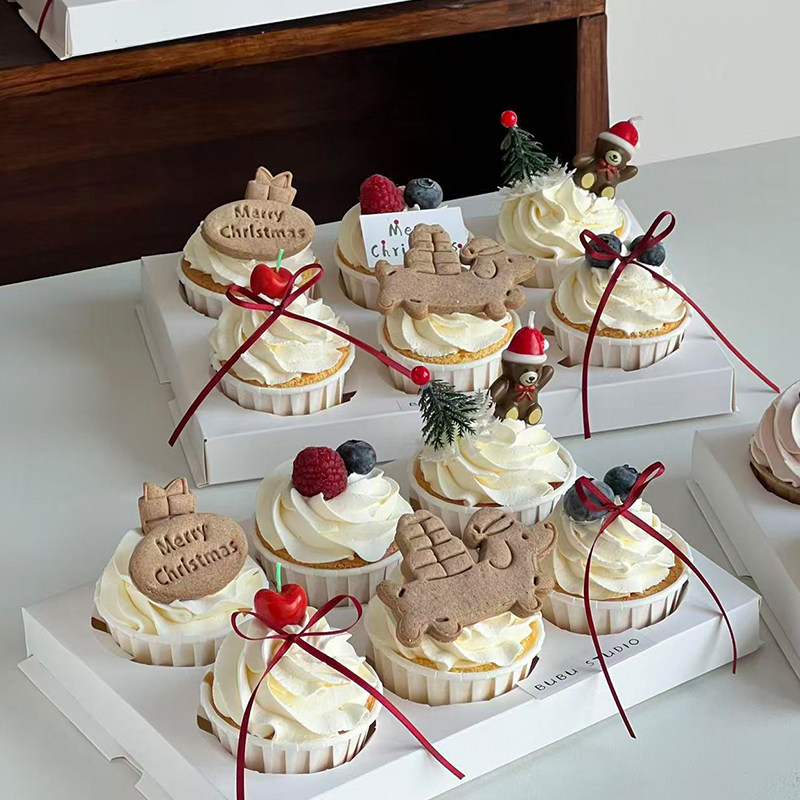 2025圣诞节礼物腊肠狗饼干压模纸杯蛋糕装饰红帽小熊樱桃蜡烛装扮