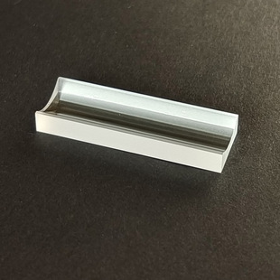 中心厚2MM焦距-12MM边厚3.8平凹柱面镜件号43A