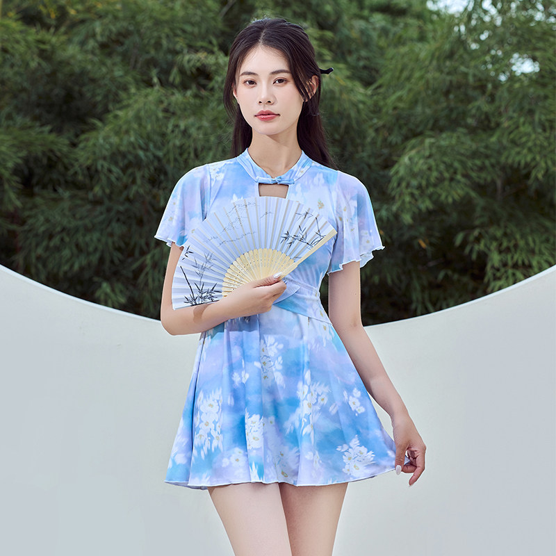 新中式国风泳衣女2026年新款高级感显瘦海边度假连体裙式温泉泳装