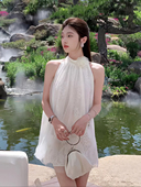 有货2023夏季 海边度假风无袖 露肩蕾丝拼接重工设计挂脖辣妹连衣裙