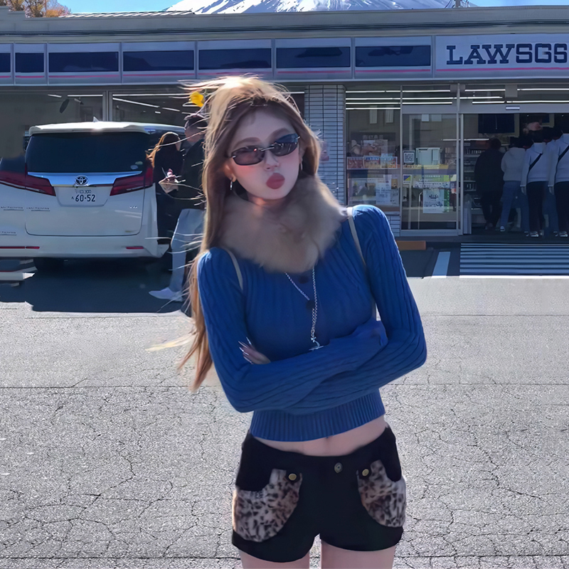 蓝色圆领单排扣毛衣针织上衣修身