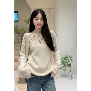 2026秋季上新~温柔慵懒一字领镂空针织上衣女秋花边袖口白色毛衫