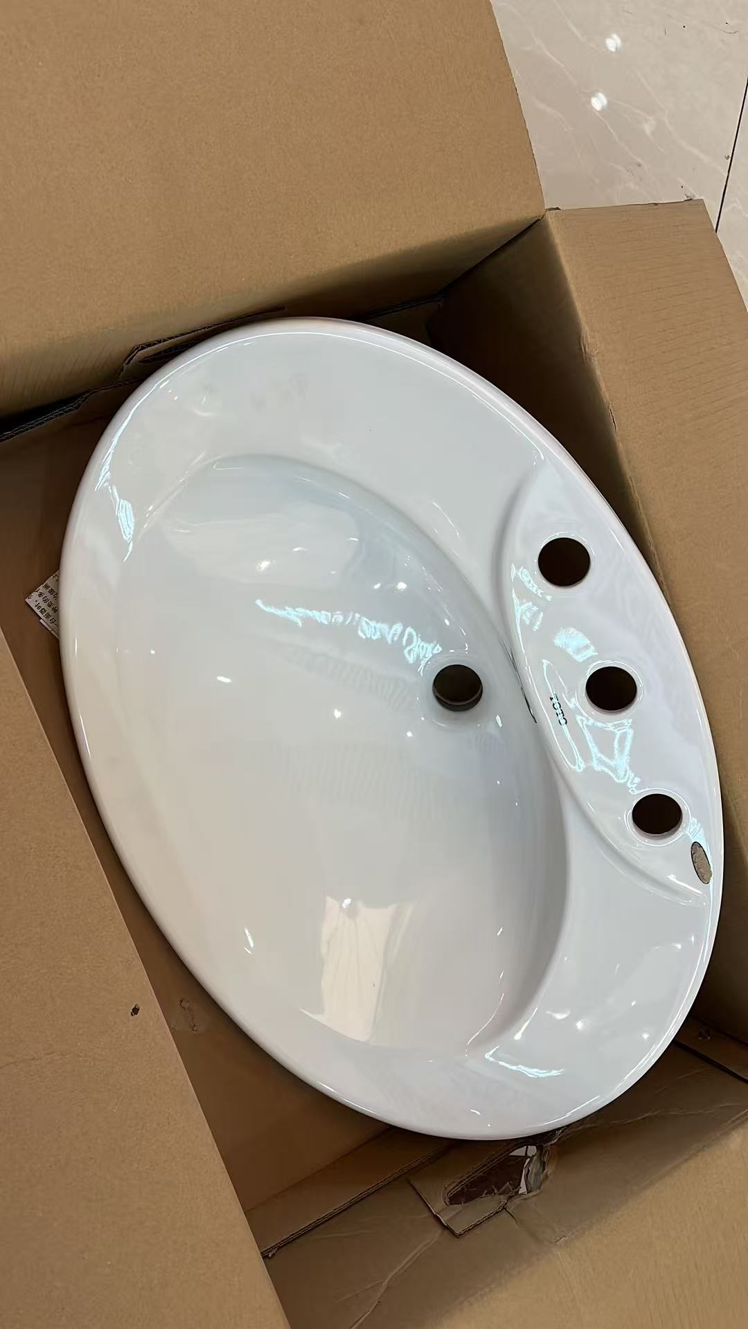 TOTO洁具卫浴洗脸盆台上盆LW910B八寸三孔白色680*480