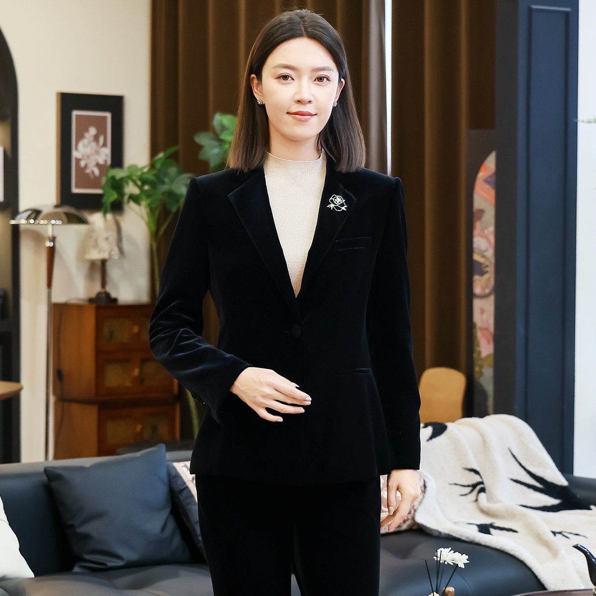 皮尔卡丹女装2026秋季新款黑色丝绒商务通勤西服P53020U5994B0