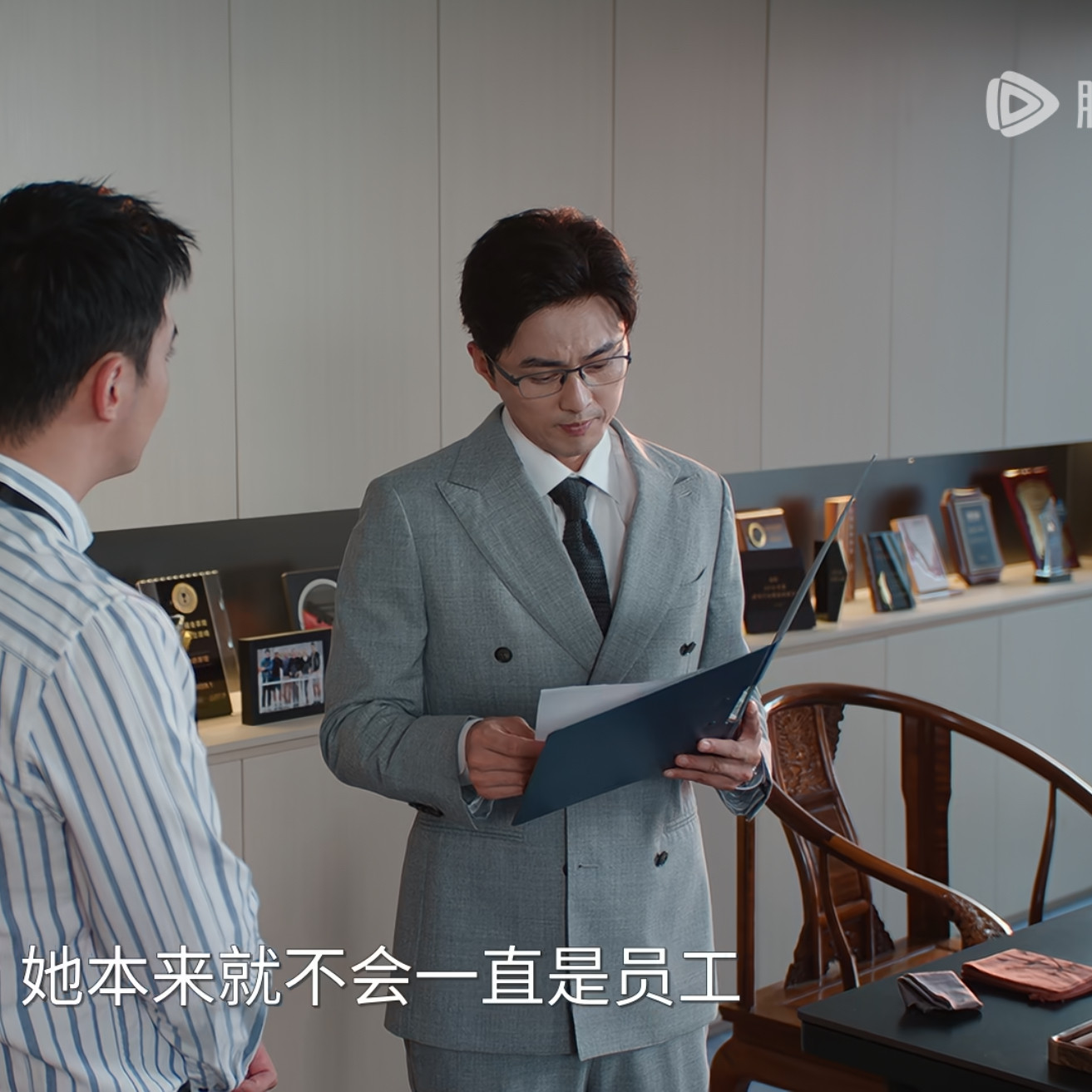 年少有为彭昱畅周暮岩叶祖新同款条纹双排扣西服套装三件套商务风