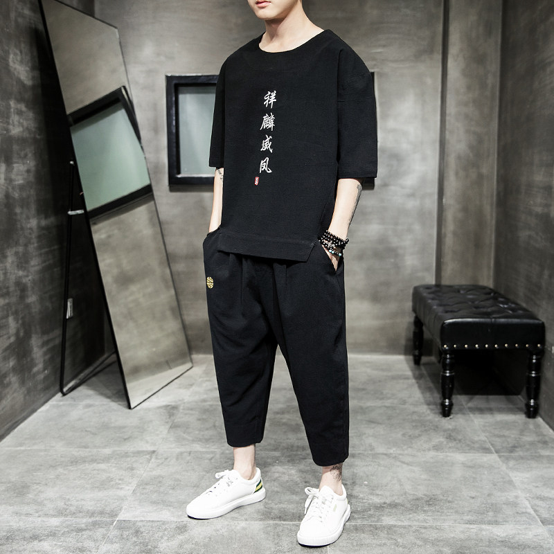 남성용 플러스 사이즈 플러스 사이즈 트렌디 브랜드 뚱뚱한 남자 투피스 세트 스포츠 반팔 티셔츠 7부 바지를 위한 중국 스타일 면화 및 린넨 정장