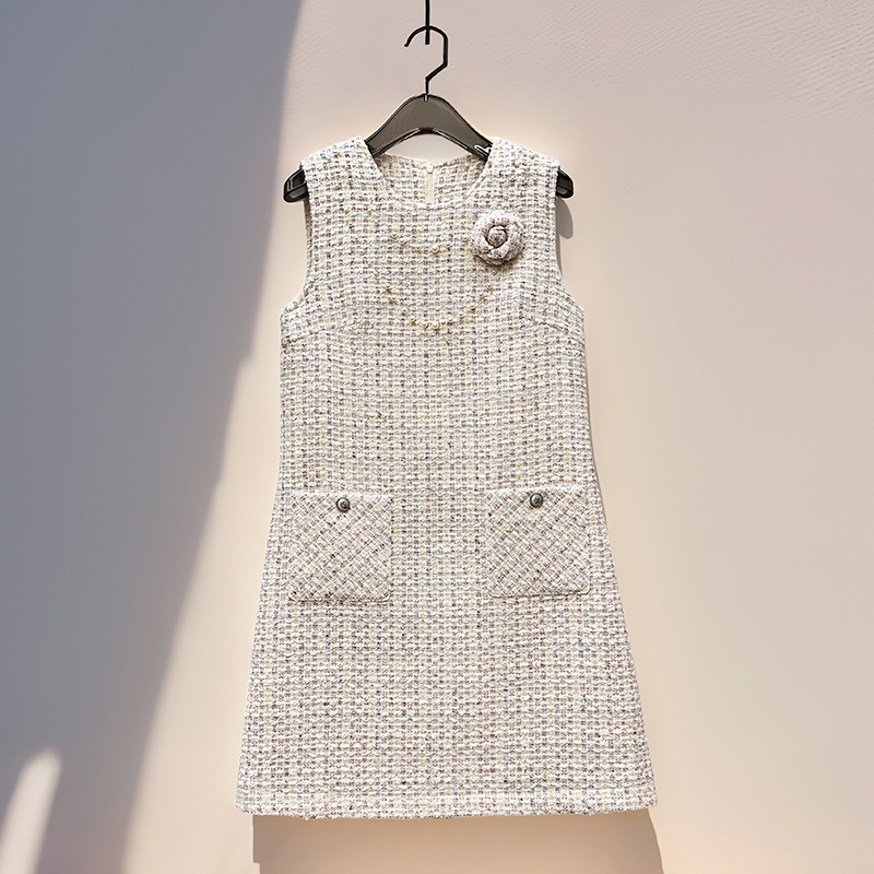 秋冬新款女装彩色粗花呢钉珠a字裙高级感轻奢小香风名媛连衣裙