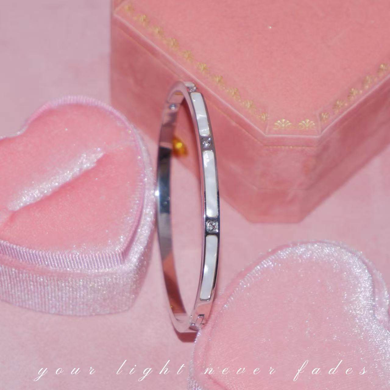 lunar Bracelet ~月光白钛钢手镯美式辣妹风