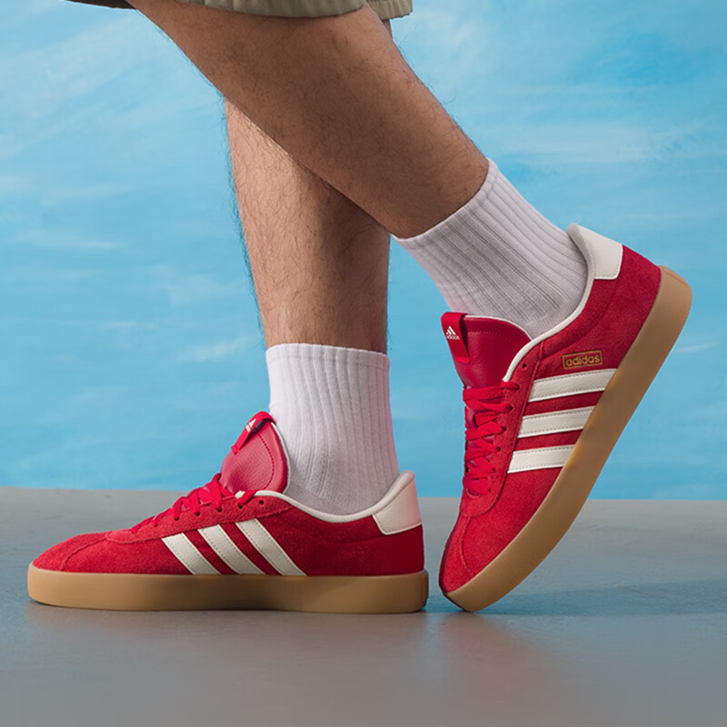 Adidas阿迪达斯男女休闲鞋