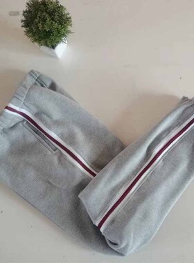 中小学生浅灰色白红白杠三道杠白底一酒红杠束脚校裤裤子定制订做