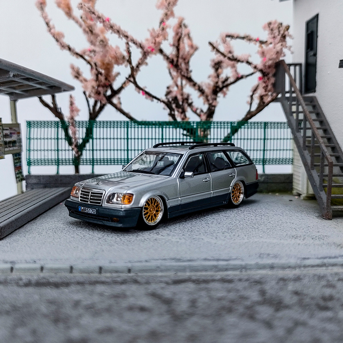S124 Modified Mortal 1:64 Marcedes-Benz旅行版S124瓦罐带配件合金汽车模型_虎窝淘