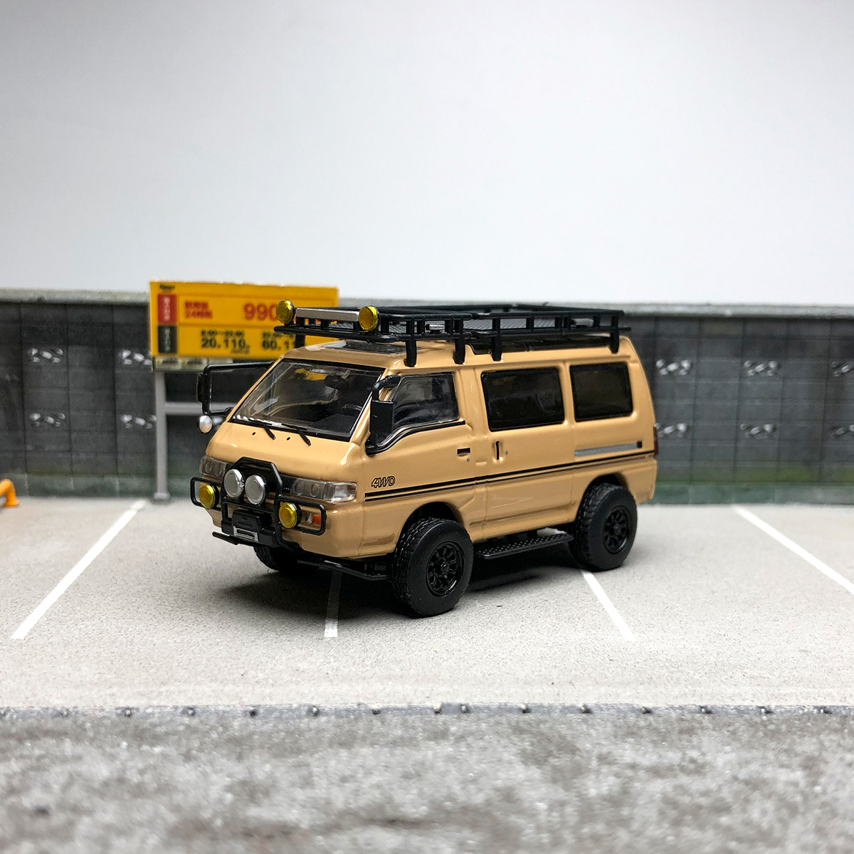 Autobots三菱合金1：64汽车模型