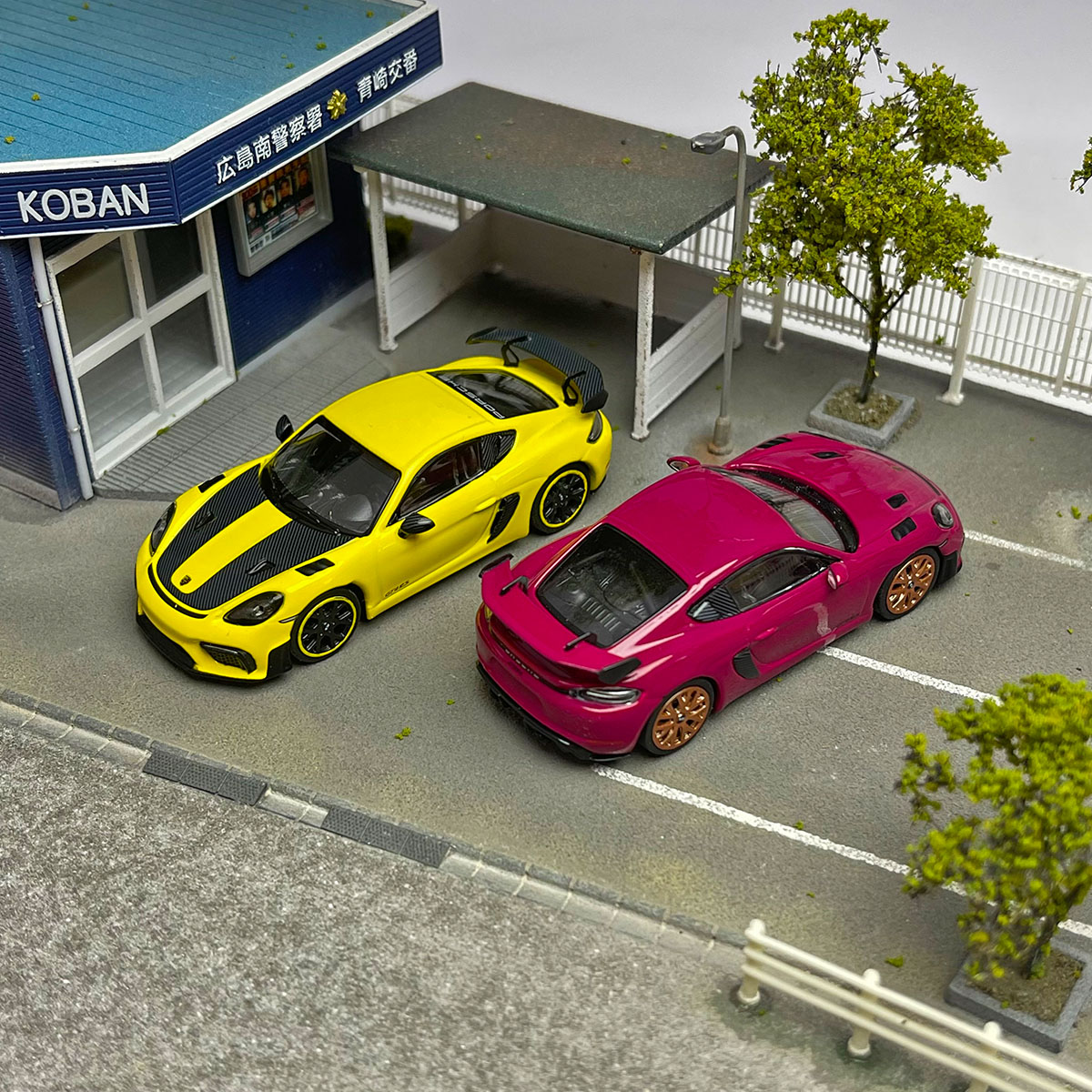 迷你切 TW HEC 北京展会版 1/64 保时捷 911 Cayman GT4 RS