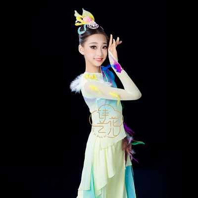 枝头春意闹扇子舞表演服