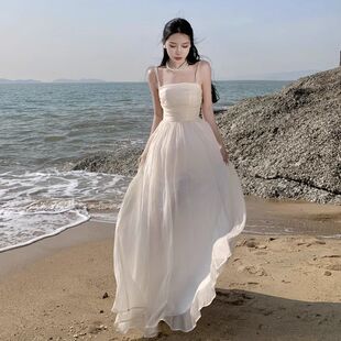 茶歇法式雪纺白色吊带连衣裙女夏季高级感气质海边度假仙女长裙子