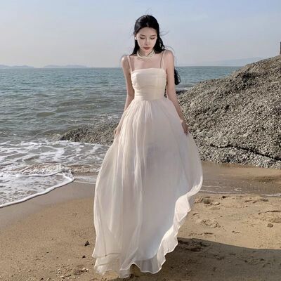 茶歇法式雪纺白色吊带连衣裙女夏季高级感气质海边度假仙女长裙子