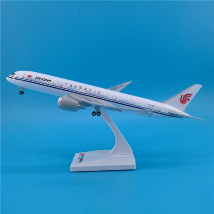30cm国航B787拼装飞机模型摆件带灯光起飞声浪轮子起落架可拆卸款